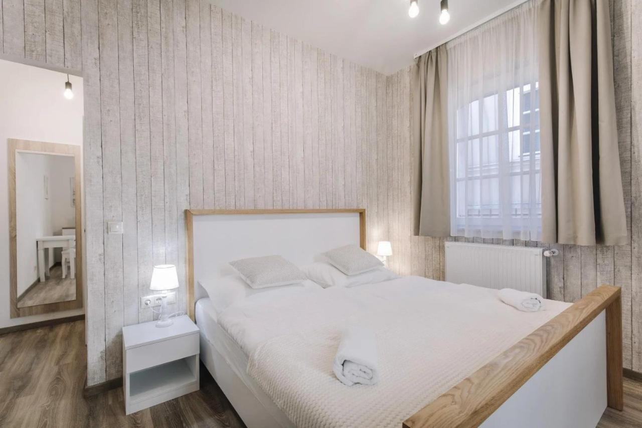Apartmanhaz Soho Gyor Exterior photo