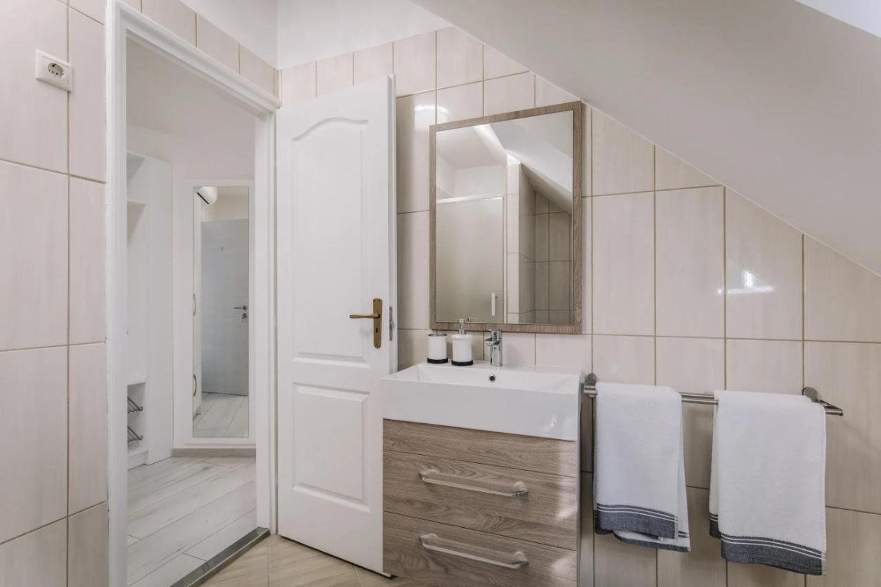 Apartmanhaz Soho Gyor Exterior photo